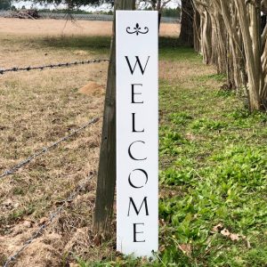 4 FT White Welcome Sign